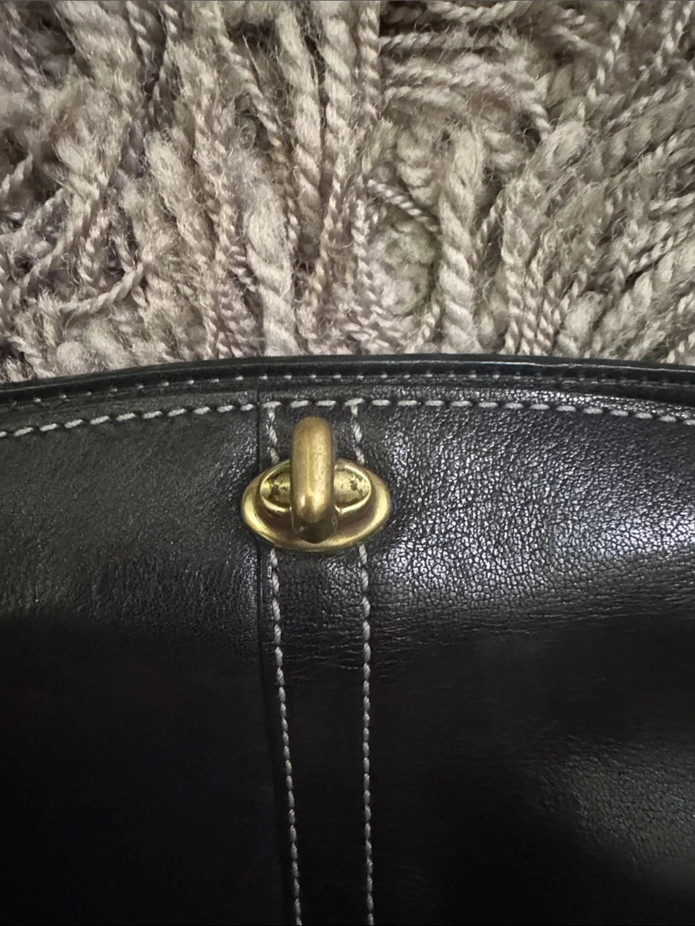 Vintage 90s Coach Black Leather Wristlet with Gold Turn Lock Hardware - Picture 3 of 7
